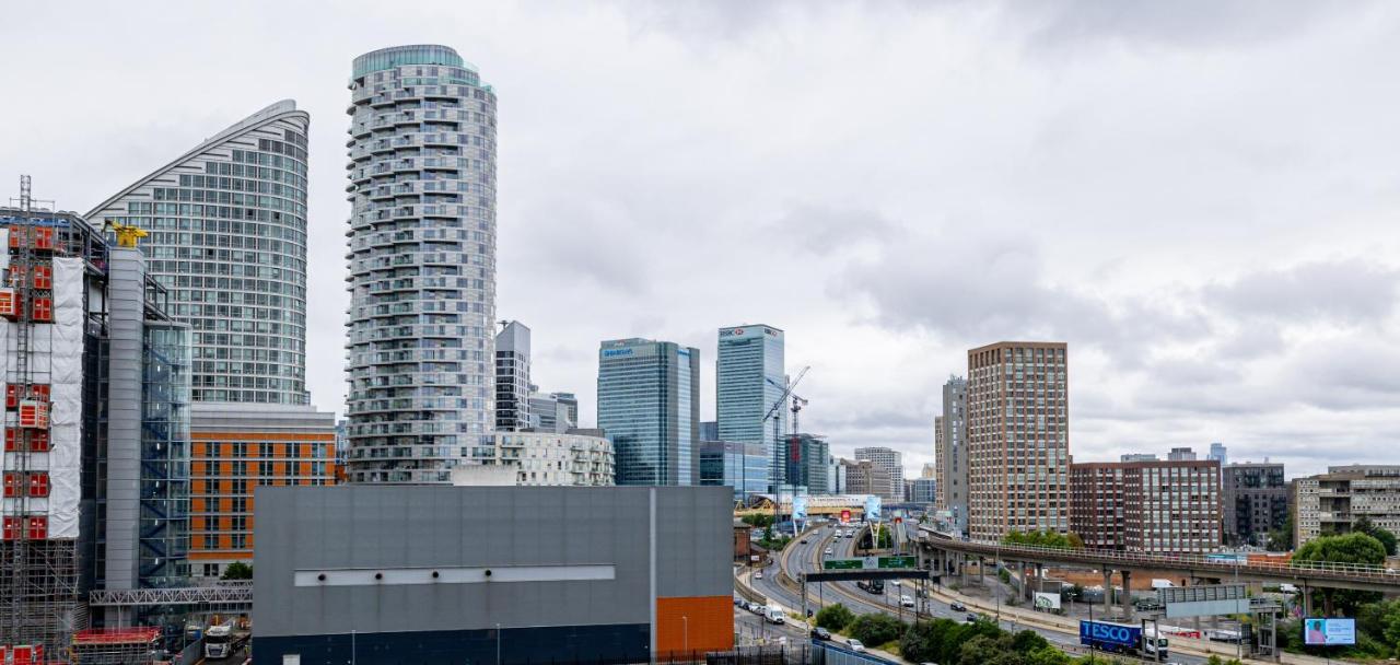 Nice Close To City231 London